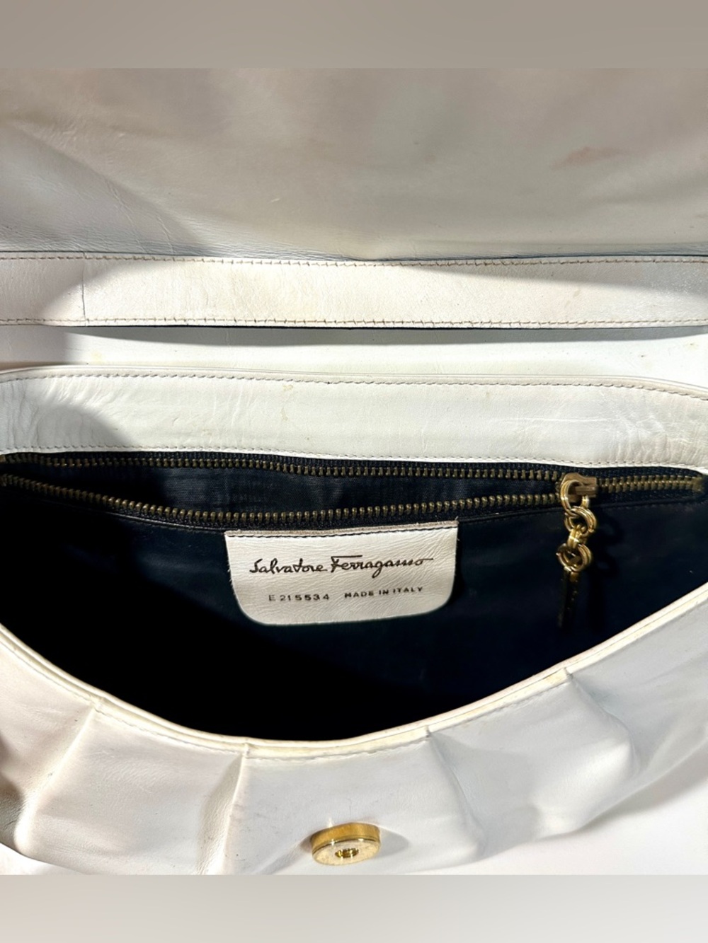 Vintage Ferragamo White Leather Adjustable Strap Shoulder Bag✨ - Picture 3 of 3